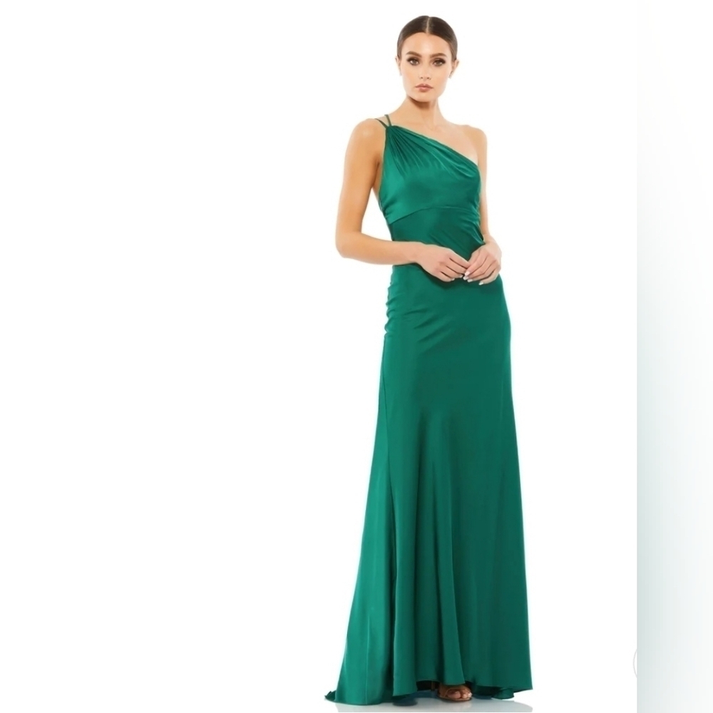 Ieena‎ for Mac Duggal,One Shoulder Double Strap Satin Gown, Emerald, Size 6, NWT